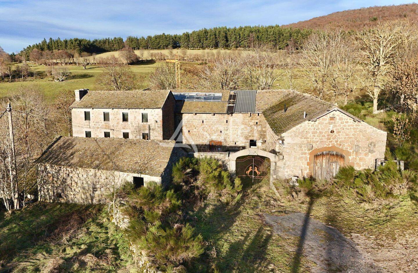 Maison 250 m² · à Monts-de-Randon · 250 m² · 254 000 €