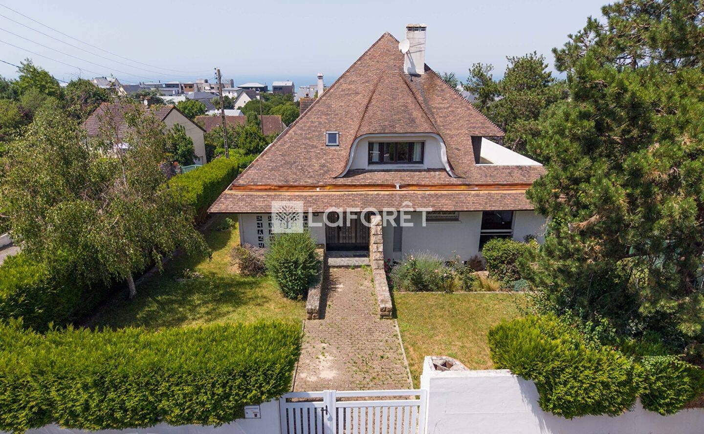 Maison 8 pièces 216 m² · à Donville-les-Bains · 216 m² · 650 000 €