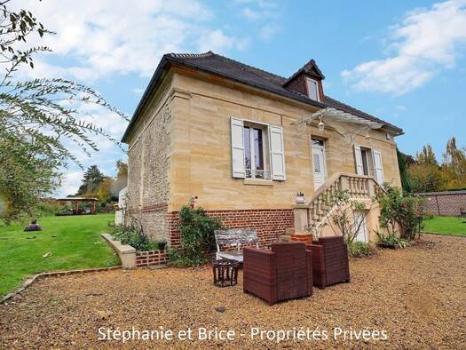 Maison à vendre 444 000 € 8 pièces 5 chambres 180 m² 2 612 m² de terrain Chambly 60230