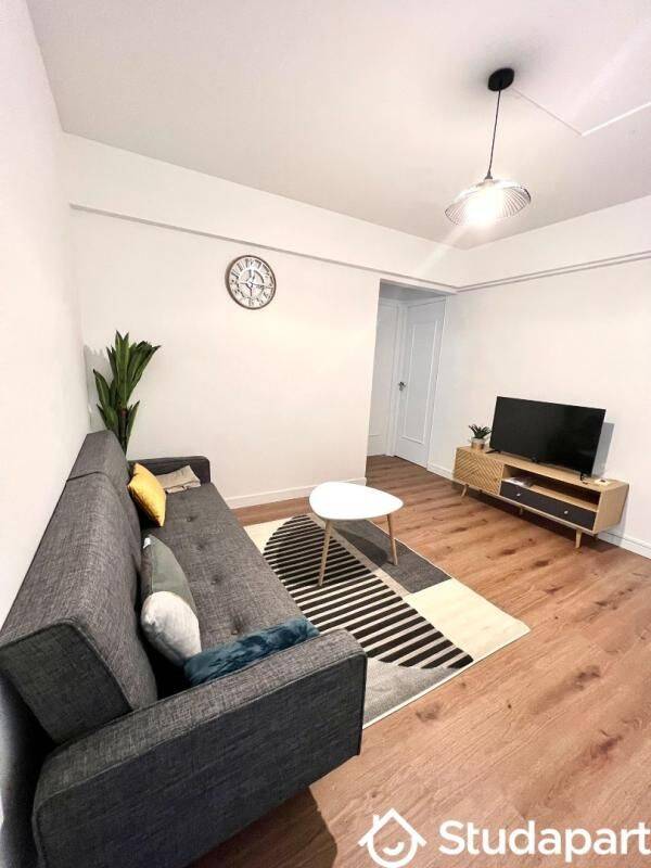 1 pièce 10 m² · à Saint-Priest · 10 m² · 550 €/mois