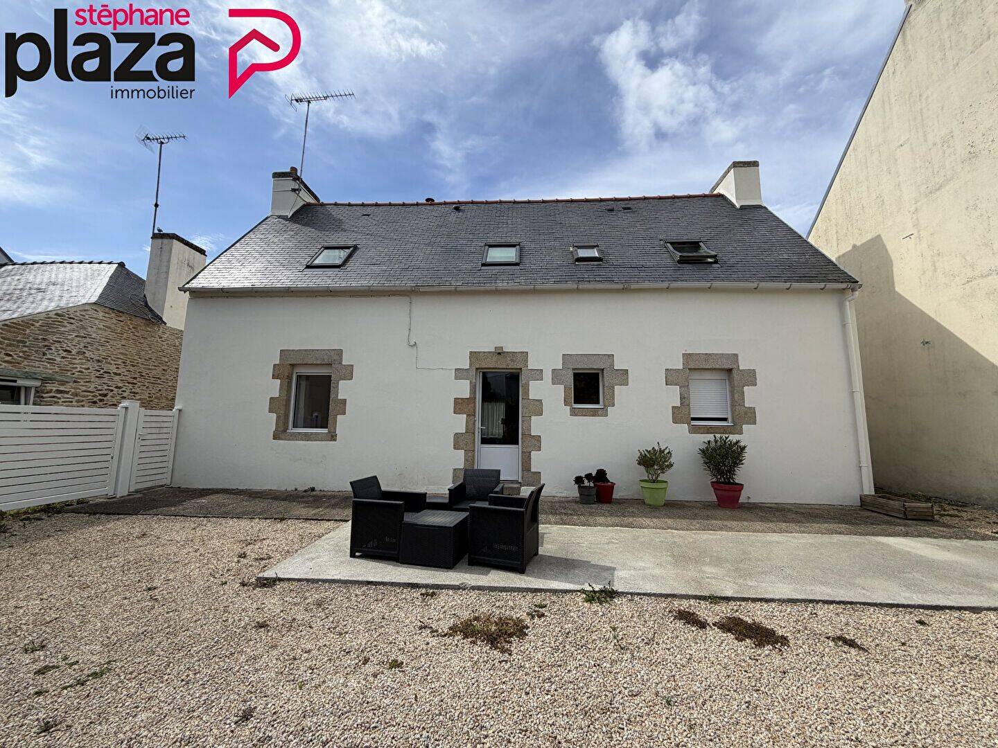 Maison 5 pièces 90 m² · à Plonéour-Lanvern · 89,7 m² · 1 000 €/mois