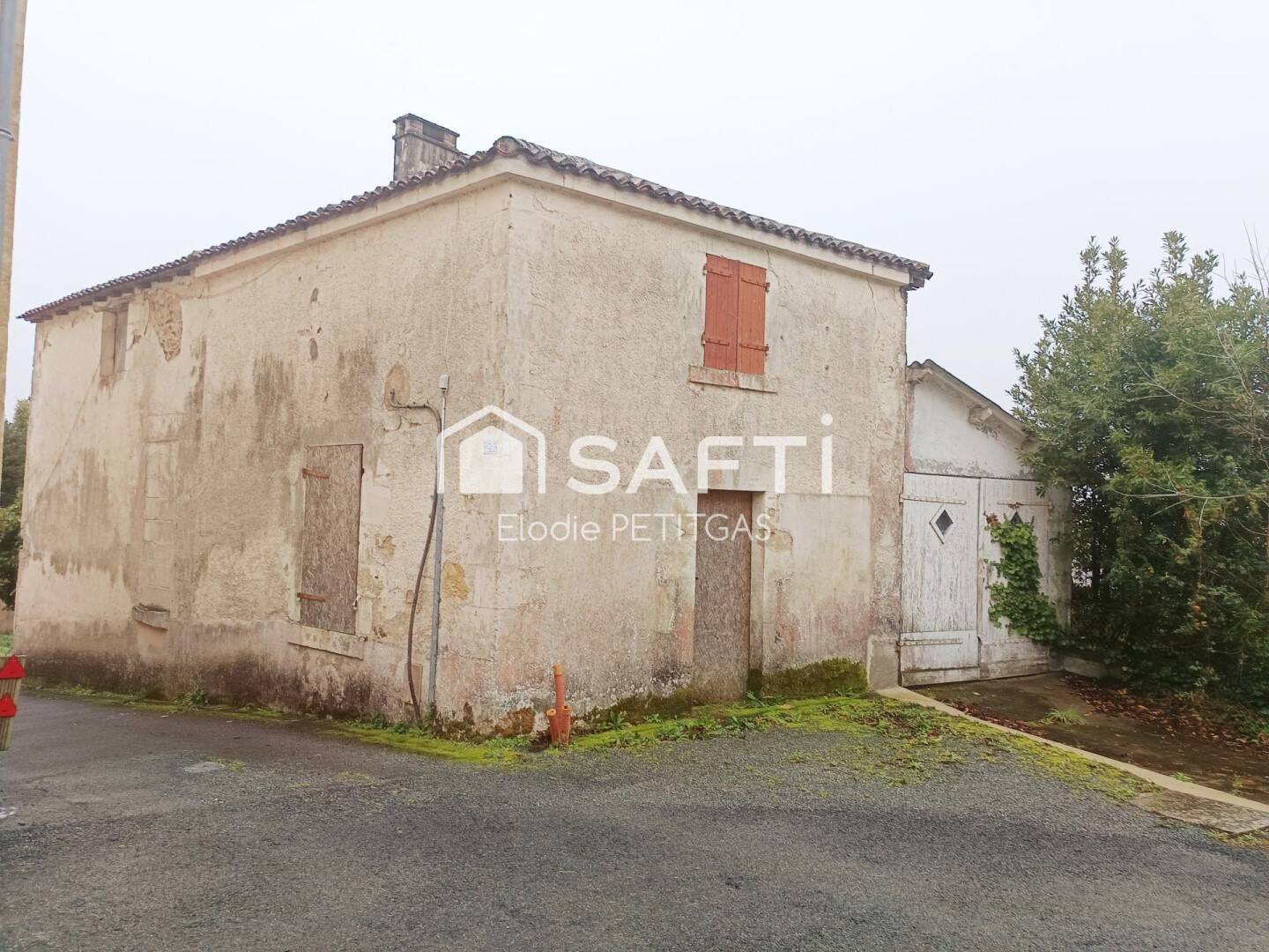 Maison 5 pièces 140 m² · à Mervent · 140 m² · 72 000 €