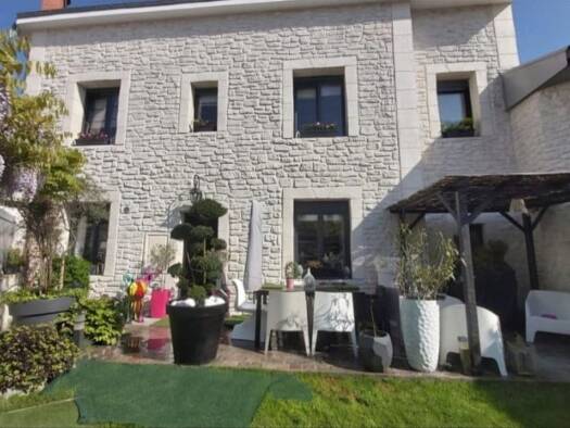 Maison à vendre 440 000 € 7 pièces 3 chambres 150 m² 127 m² de terrain Saint-Brice-Courcelles 51370