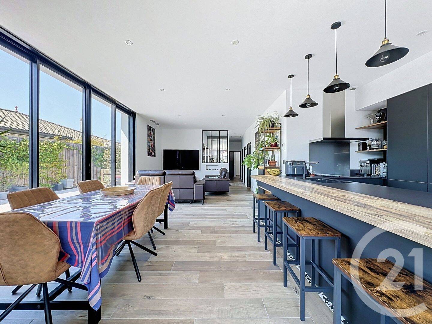 Maison 5 pièces 123 m² · à Gujan-Mestras · 122,8 m² · 661 500 €