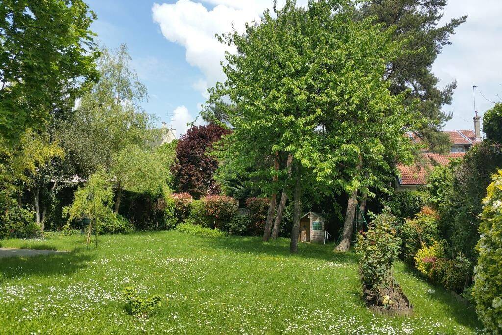 Maison 8 pièces 186 m² · à Garches · 186 m² · 1 080 000 €