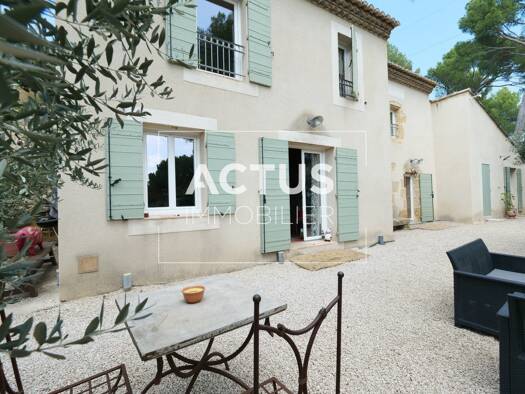 Maison à vendre 1 260 000 € 5 pièces 3 chambres 186 m² 7 760 m² de terrain Le Vallon-La Croix Blanche-Basses Viougues-Coustelade Salon-de-Provence 13300