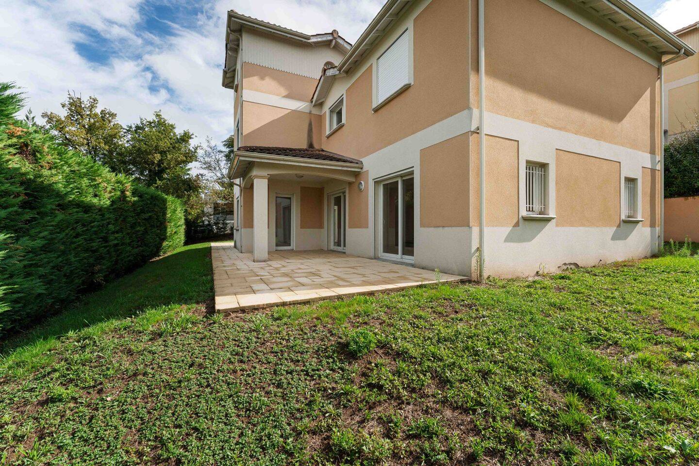 Maison 7 pièces 200 m² · à Francheville · 200 m² · 2 550 €
