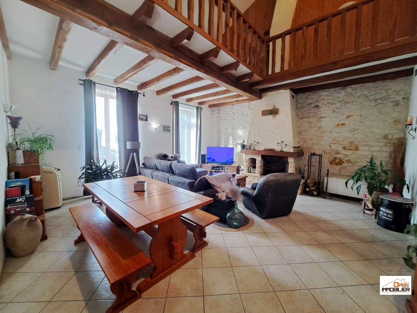 Maison 8 pièces 244 m² · à Saint-Sigismond-de-Clermont · 244 m² · 295 000 €