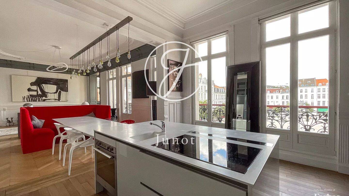 Appartement 5 pièces 234 m² · à Lille · 233,5 m² · 1 150 000 €