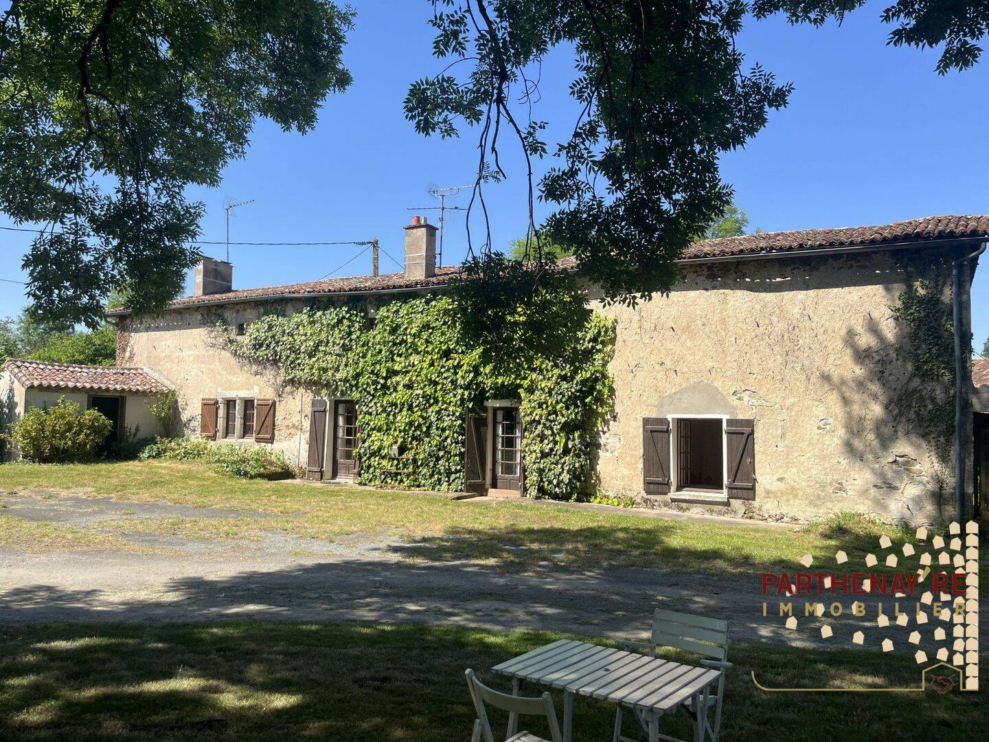 Maison 4 pièces 99 m² · à Vouhé · 98,5 m² · 86 500 €