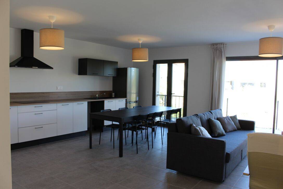 Maison 4 pièces 92 m² · à Caromb · 92 m² · 1 162 €