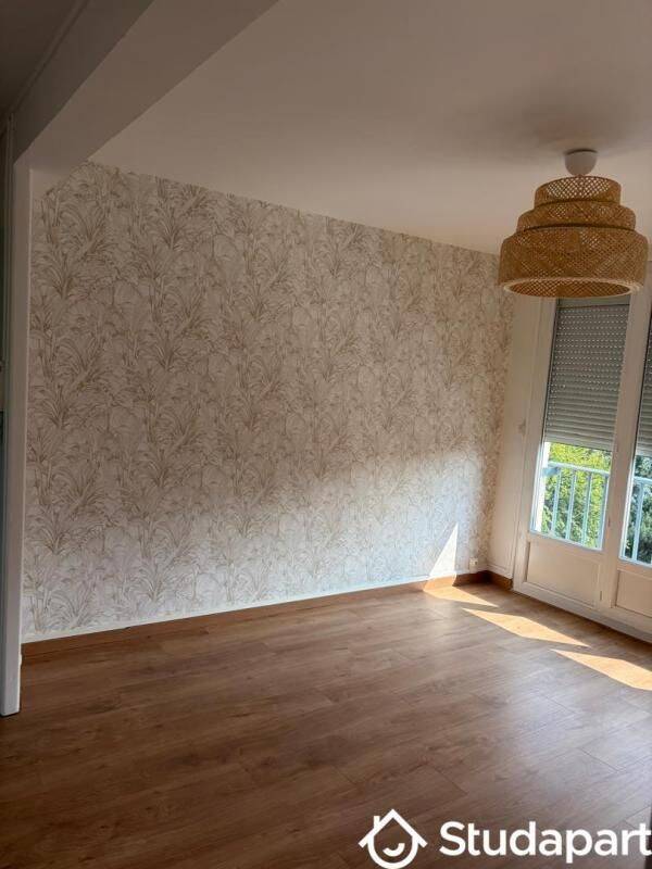 1 pièce 11 m² · à Mont-Saint-Aignan · 11 m² · 580 €