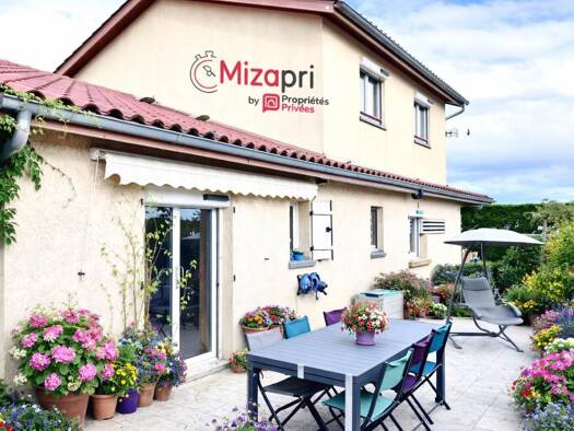 Maison à vendre 325 000 € 7 pièces 6 chambres 158 m² Longessaigne 69770