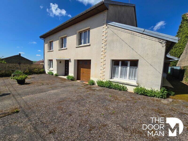 Maison 8 pièces 226 m² · à Millières · 226 m² · 138 000 €
