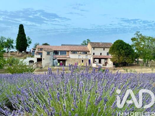Maison à vendre 1 290 000 € 14 pièces 6 chambres 743 m² 8 173 m² de terrain Valensole 04210