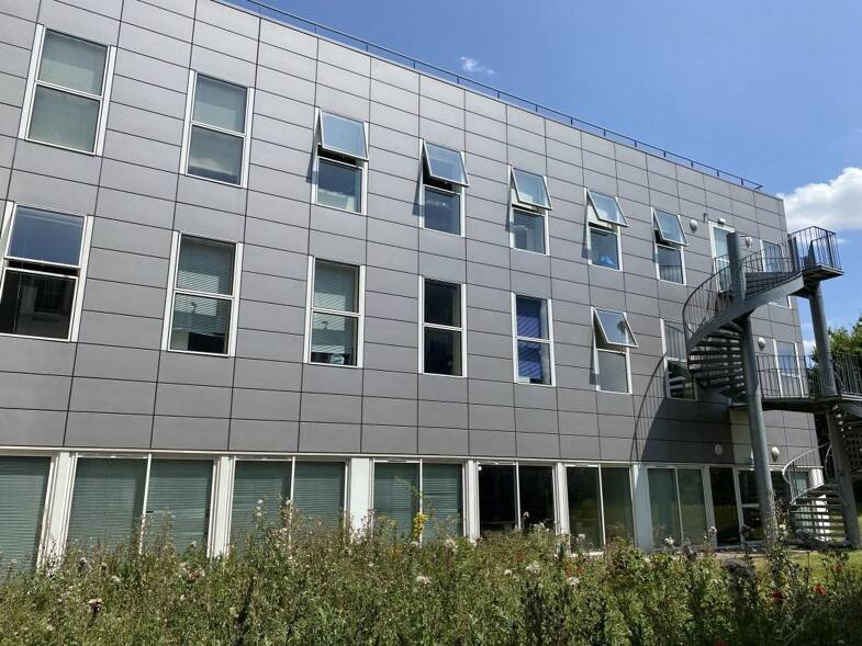 Espace bureau à vendre 680 000 € 333 m² de bureaux divisible de 333 m² à 333 m² Rennes 35000