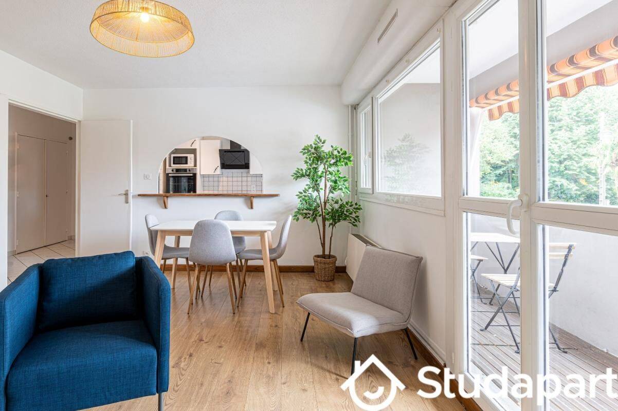 1 pièce 10 m² · à Billère · 10 m² · 399 €/mois