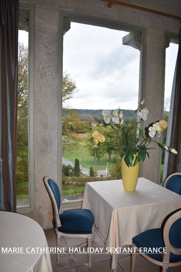RARE CHATEAU PROCHE PERIGUEUX
