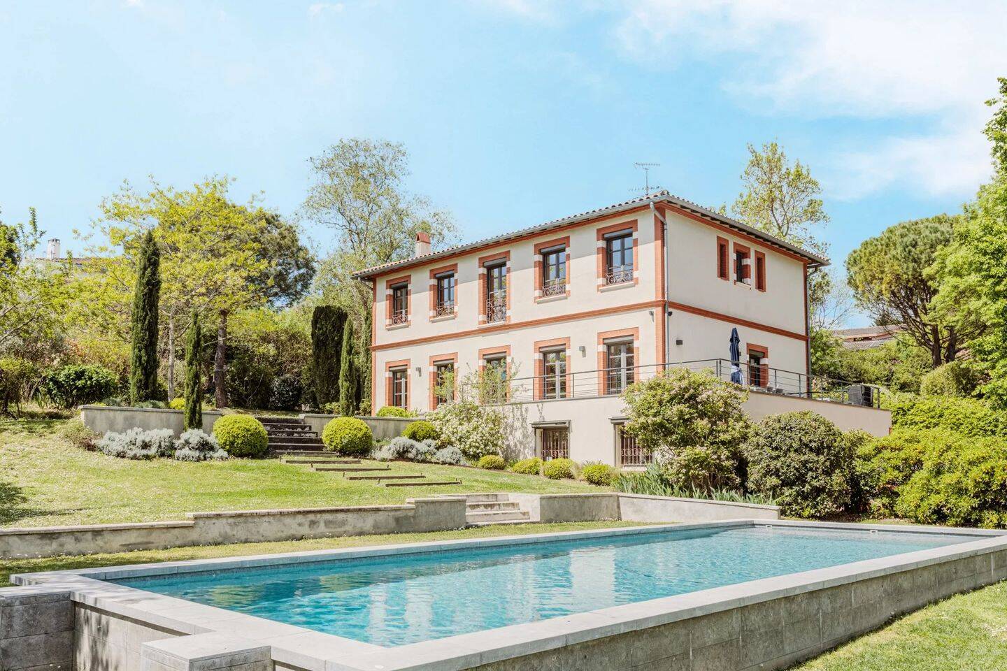 Maison 5 pièces 290 m² · à Vigoulet-Auzil · 290 m² · 1 295 000 €