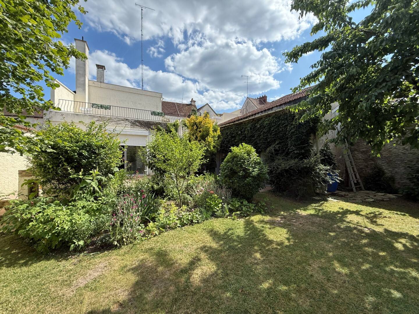 Maison 7 pièces 173 m² · à Crécy-la-Chapelle · 173 m² · 409 000 €