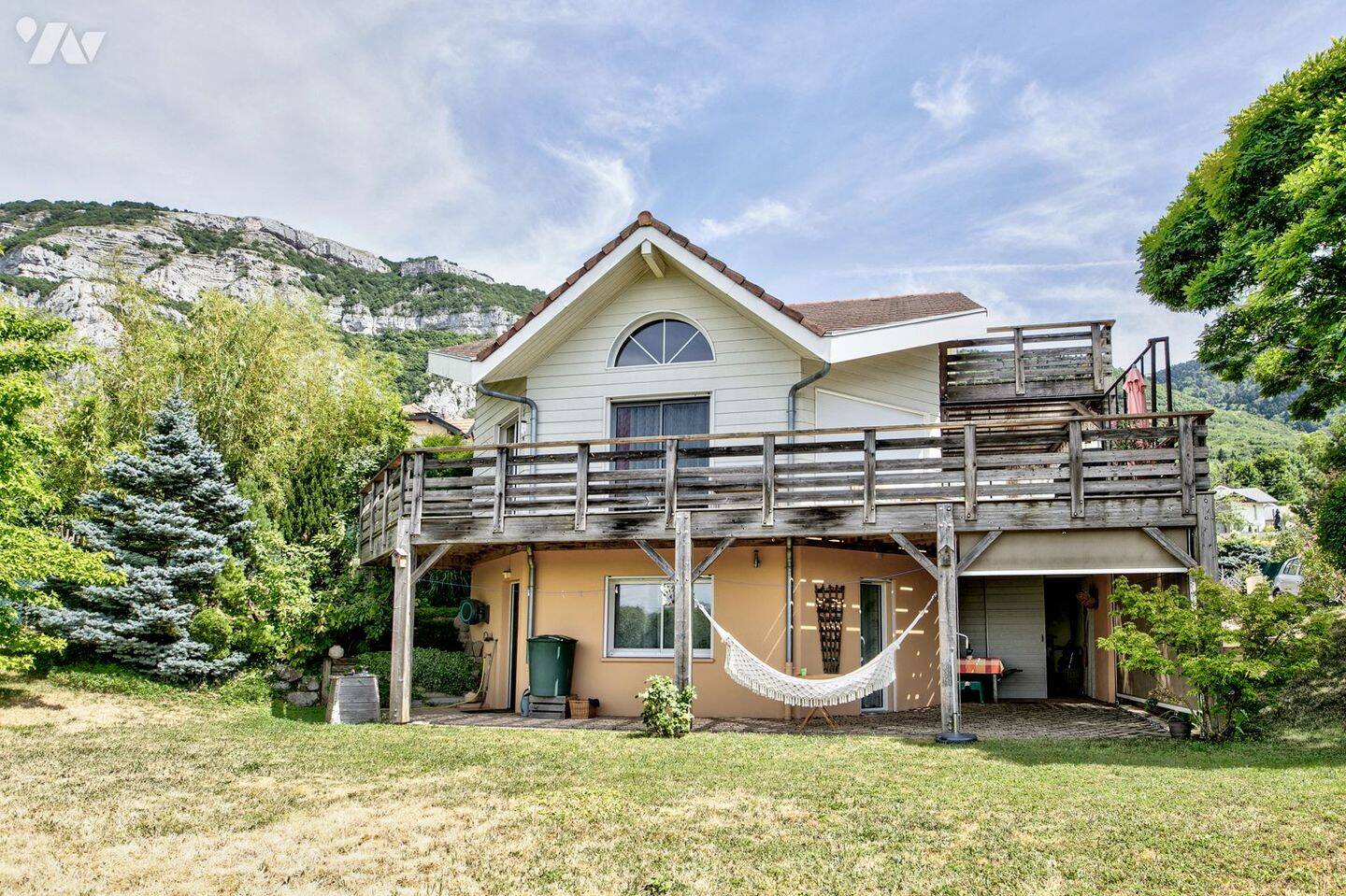 Maison 5 pièces 804 m² · à Collonges-sous-Salève · 804 m² · 992 000 €