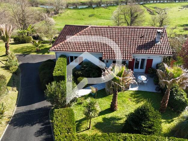 Maison de plain-pied à vendre 455 000 € 6 pièces 4 chambres 147 m² 1 618 m² de terrain Bidache 64520
