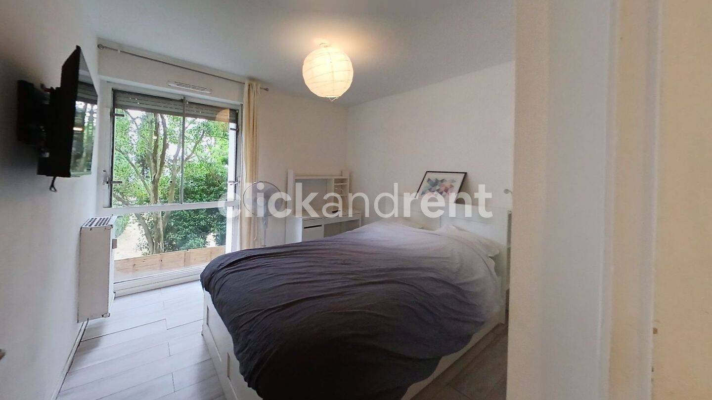 Chambre spacieuse avec TV — 6