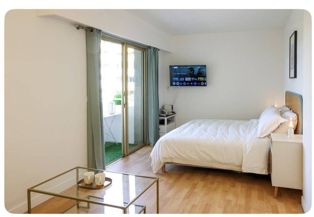Appartement 1 pièce 28 m² · à Le Cannet · 28 m² · 900 €