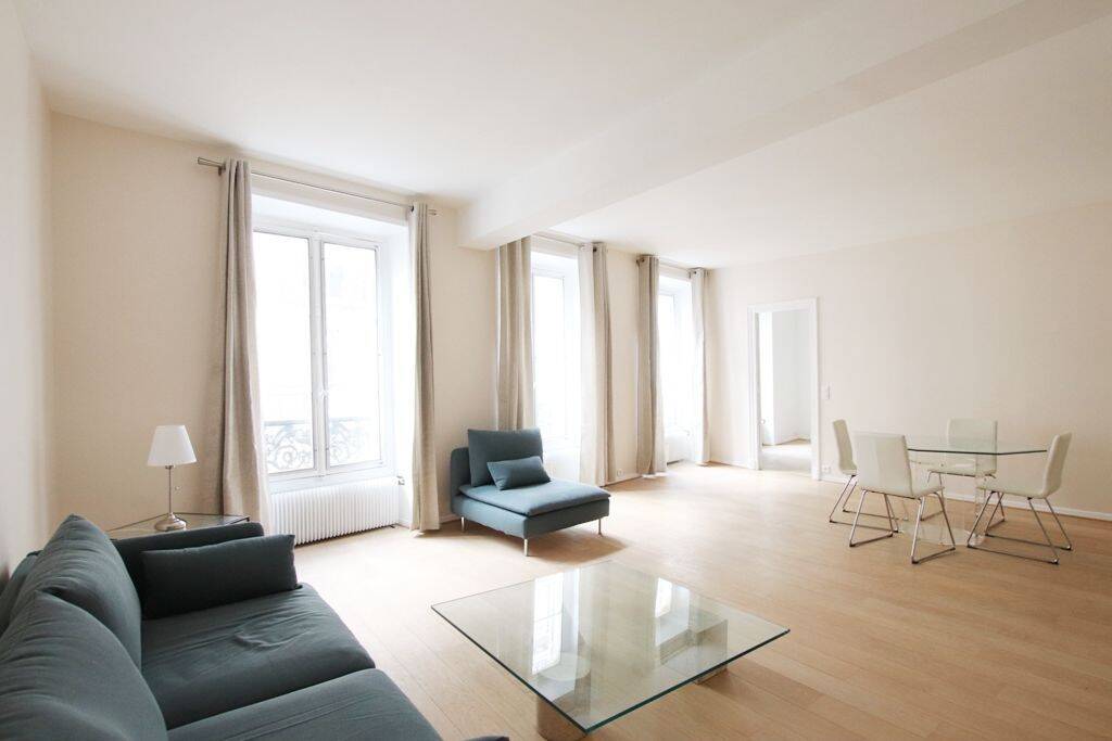 Appartement 4 pièces 90 m² · à Paris 8ème Arrondissement · 90 m² · 3 150 €