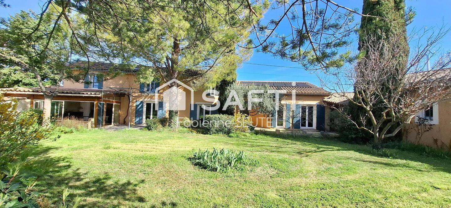 Maison 7 pièces 192 m² · à L'Isle-sur-la-Sorgue · 192 m² · 695 000 €