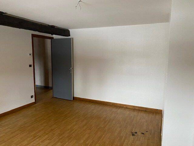 Appartement 4 pièces 75 m² · à Ronno · 75 m² · 450 €