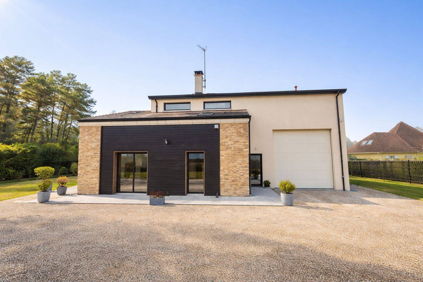 Maison 9 pièces 230 m² · à Belleneuve · 230 m² · 465 000 €