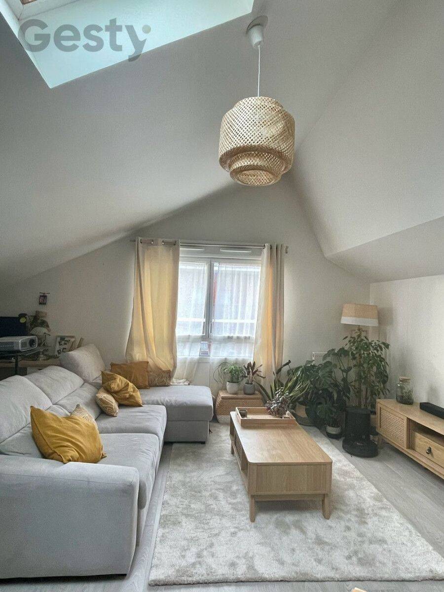 1 pièce 46 m² · à Bordeaux · 46 m² · 890 €