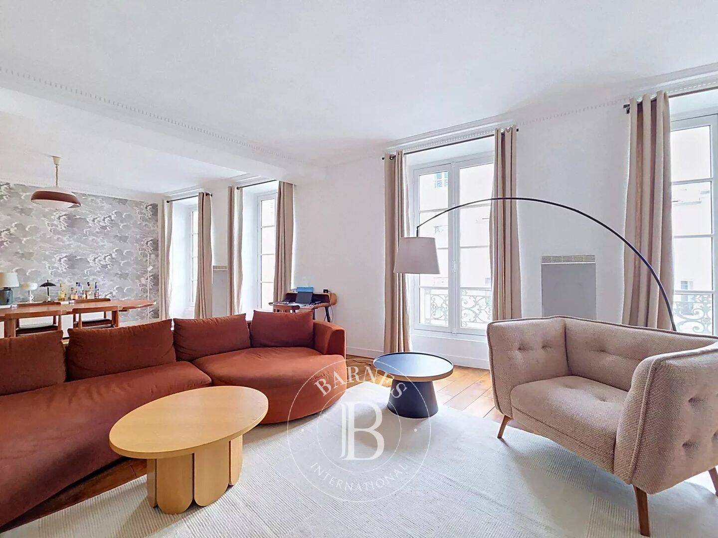 Appartement 6 pièces 210 m² · à Paris 6ème Arrondissement · 209,7 m² · 8 060 €/mois