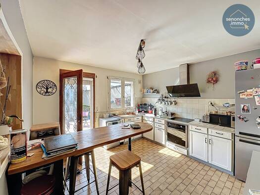 Maison de ville à vendre 190 800 € 7 pièces 5 chambres 135 m² 652 m² de terrain Senonches 28250