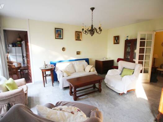 Appartement à vendre 294 000 € 4 pièces 2 chambres 84 m² Étage 1/3 Marseille 8ème arrondissement 13008