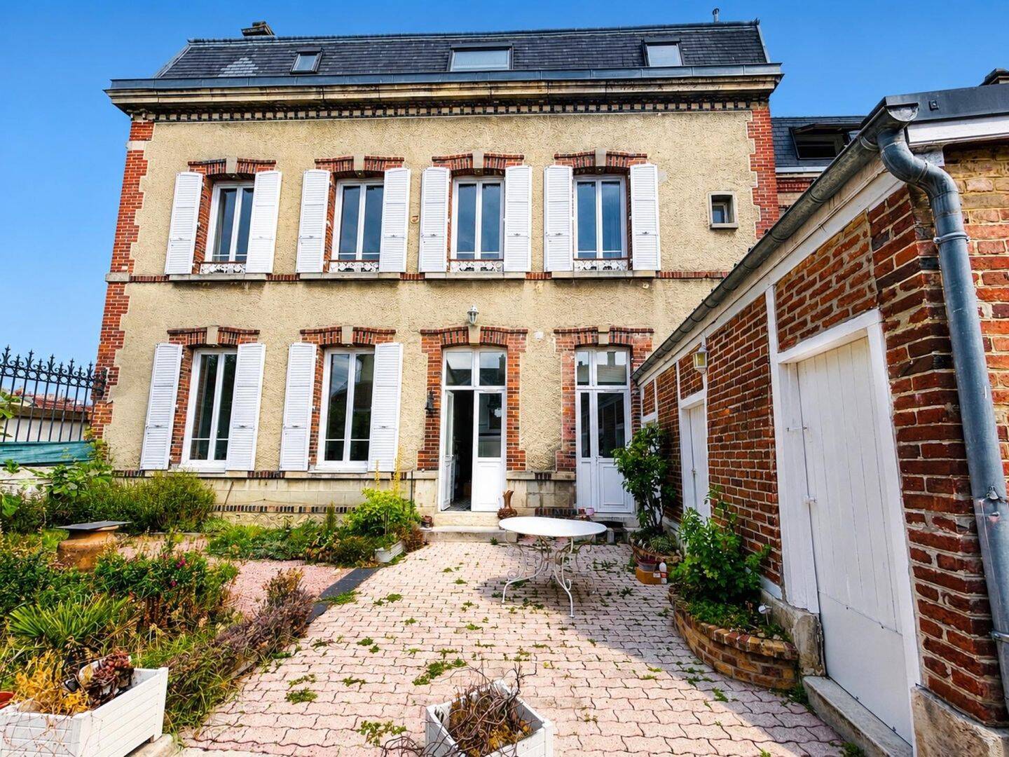 Maison 8 pièces 330 m² · à Aÿ-Champagne · 330 m² · 498 000 €