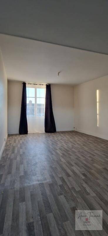 Appartement 3 pièces 56 m² · à Le Mérévillois · 55,6 m² · 750 €