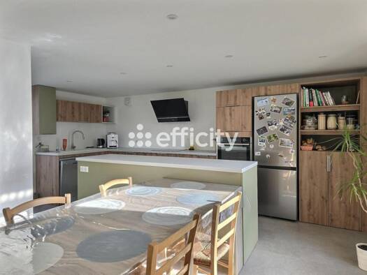 Maison à vendre 258 000 € 4 pièces 3 chambres 122 m² 1 502 m² de terrain Saint-Hilaire-la-Palud 79210