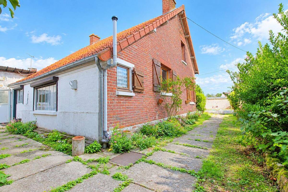 Maison 5 pièces 110 m² · à Brouchy · 110 m² · 100 000 €