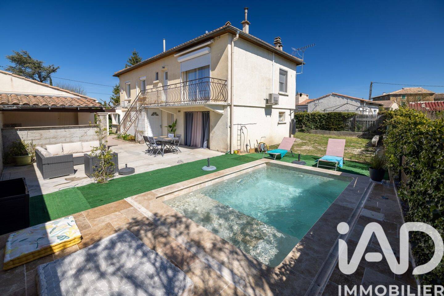 Maison 7 pièces 140 m² · à Grillon · 140 m² · 299 000 €
