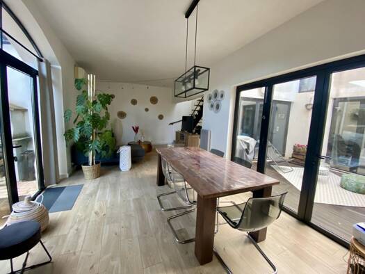 Maison à louer 1 400 € 4 pièces 3 chambres 127,8 m² Castries 34160