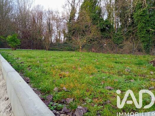 Terrain constructible à vendre 81 000 € 2 400 m² de terrain Contres 41700