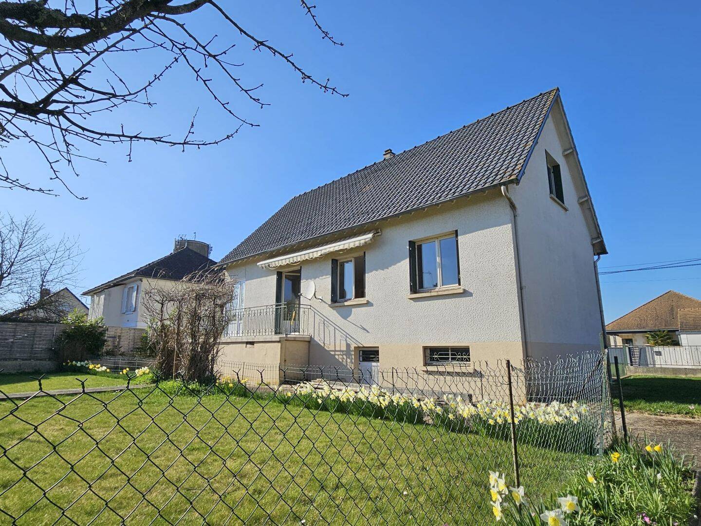 Maison 4 pièces 120 m² · à Auneau-Bleury-Saint-Symphorien · 120 m² · 165 000 €