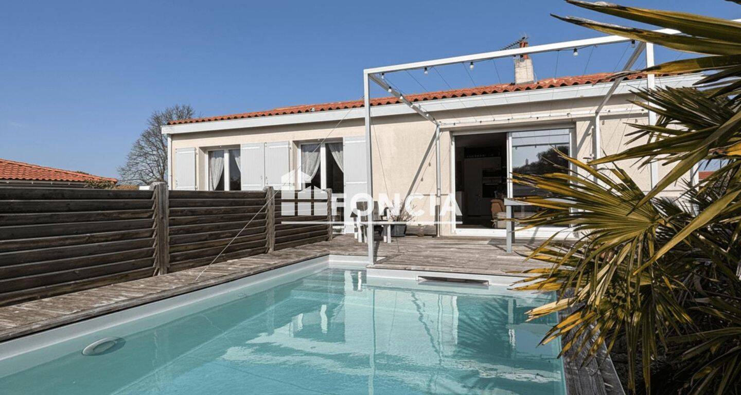 Maison 7 pièces 144 m² · à Angoulins · 144 m² · 619 000 €