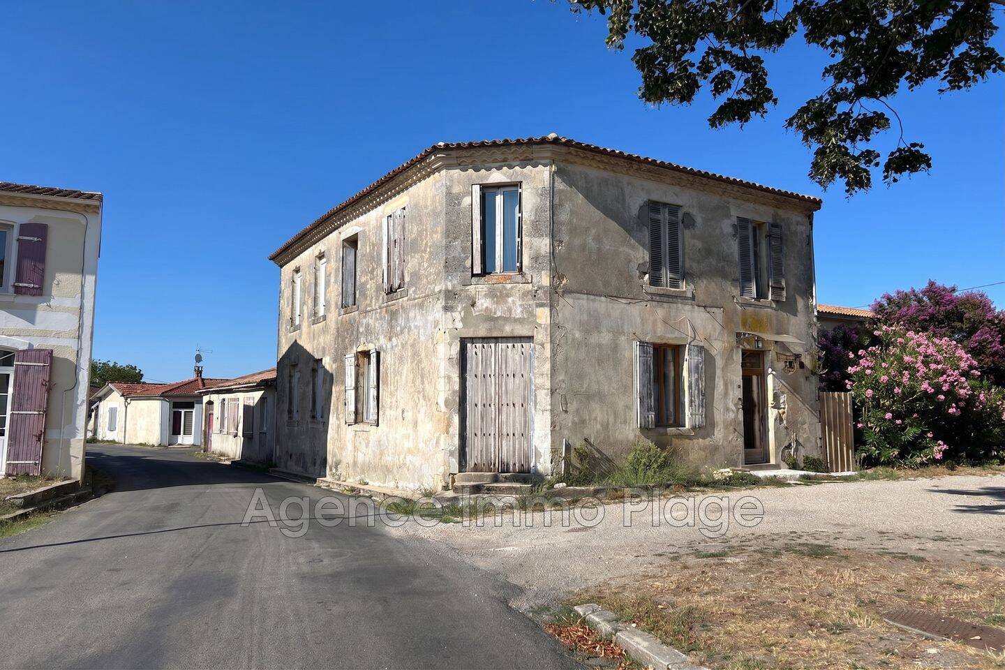 Maison 9 pièces 230 m² · à Gaillan-en-Médoc · 230 m² · 170 000 €