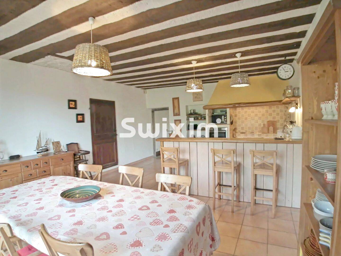 Maison 8 pièces 228 m² · à Menétru-le-Vignoble · 228 m² · 369 000 €
