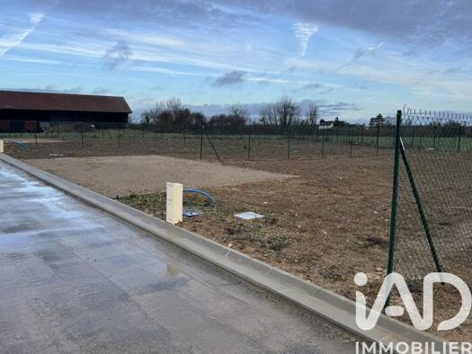 Terrain constructible viabilisé à vendre 111 000 € 453 m² de terrain Machault 77133