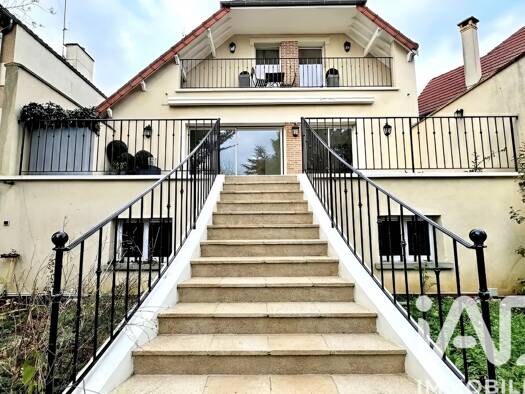 Maison à vendre 989 000 € 9 pièces 4 chambres 170 m² 466 m² de terrain Hôtel de Ville Verrières-le-Buisson 91370