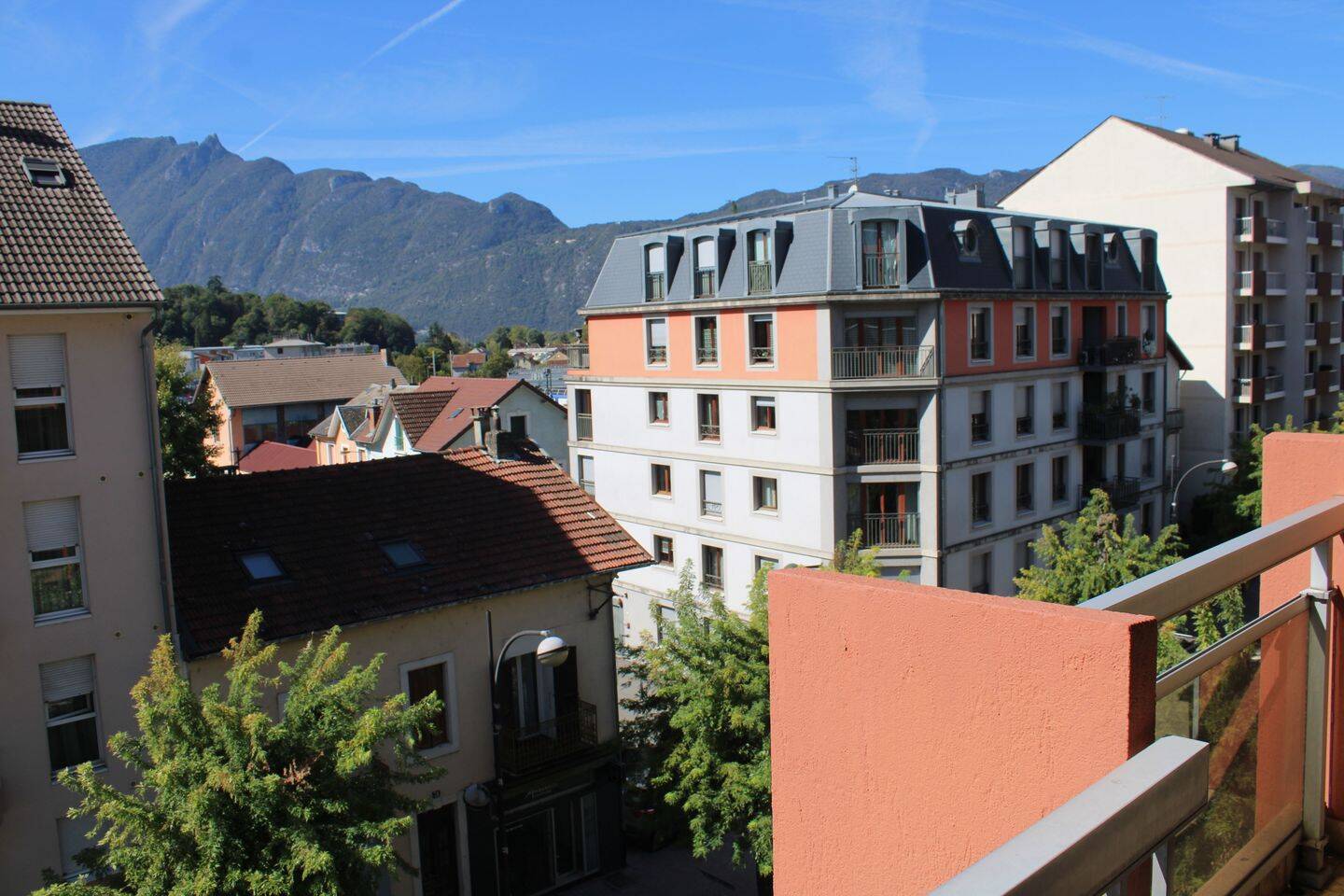 Appartement 3 pièces 85 m² · à Aix-les-Bains · 85 m² · 1 100 €/mois